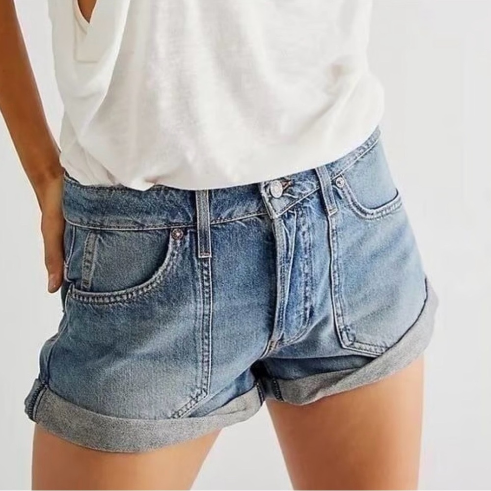 FREE PEOPLE WE THE FREE BEGINNER’S LUCK SLOUCH DENIM SHORTS